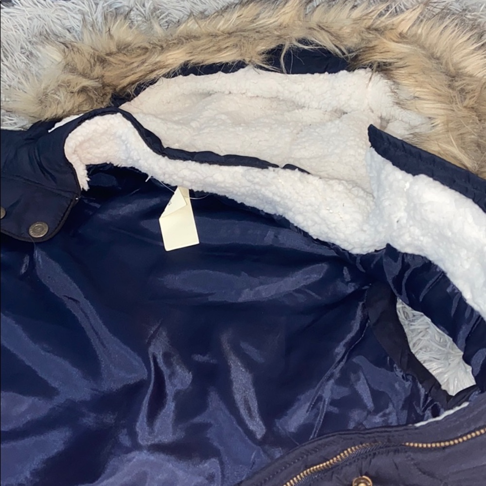 BRAND NEW aeropostale vest - Picture 2 of 2